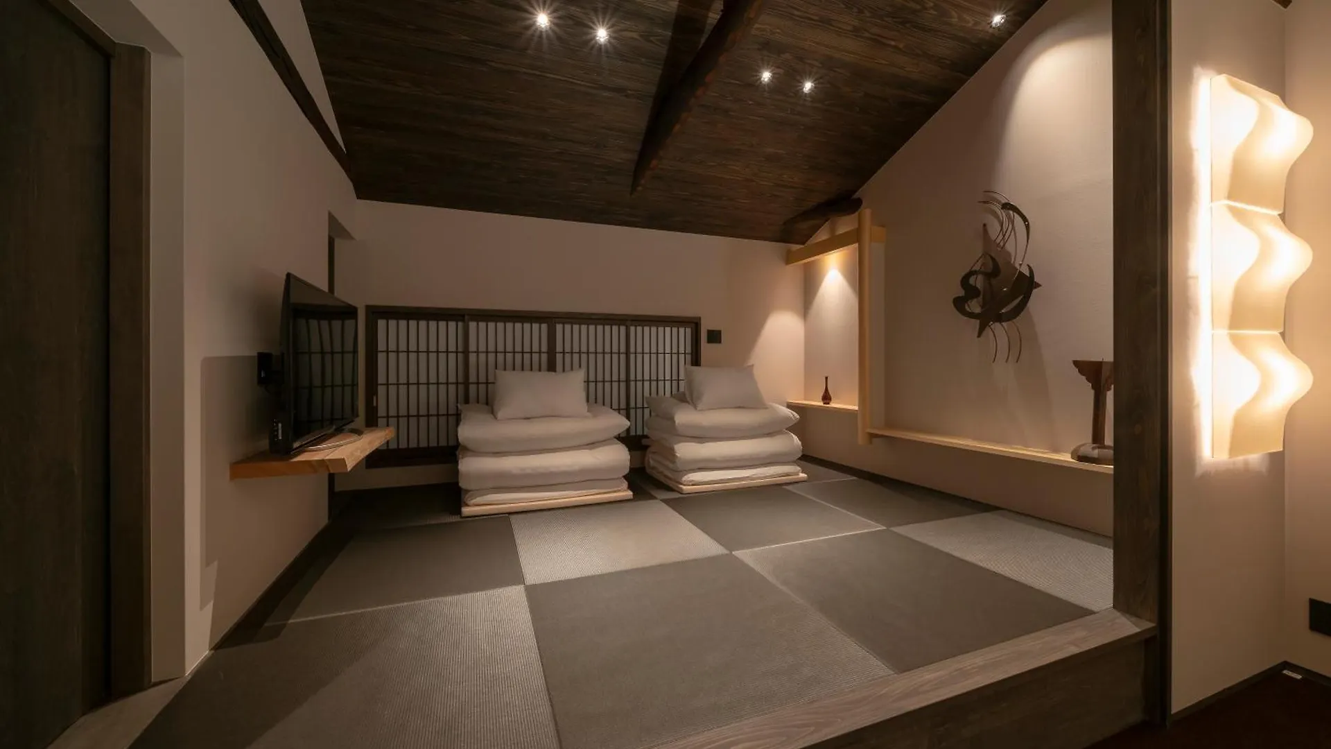 Hinaya Gojo Apartment Kyoto Japan