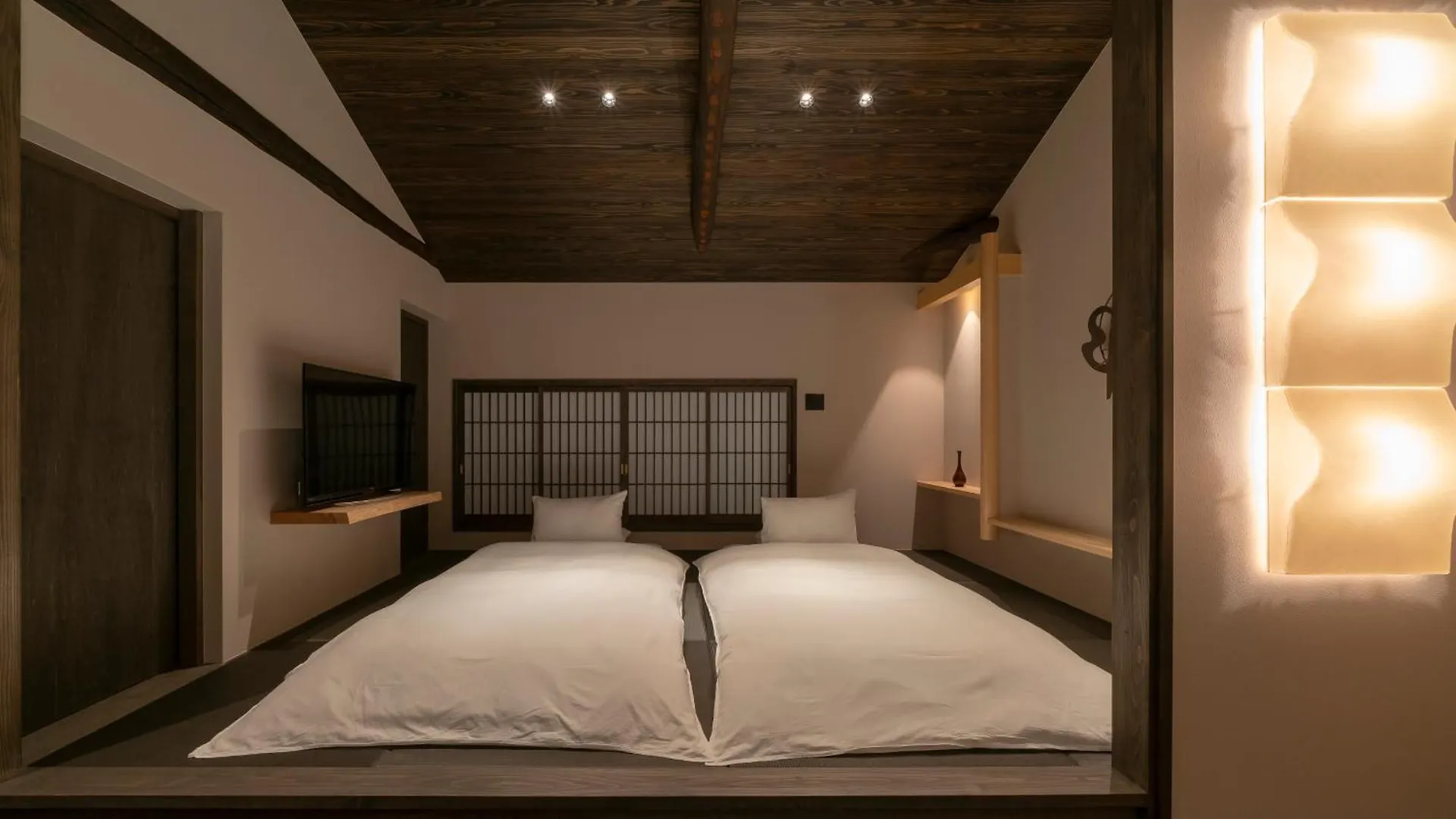 Hinaya Gojo Apartment Kyoto Japan